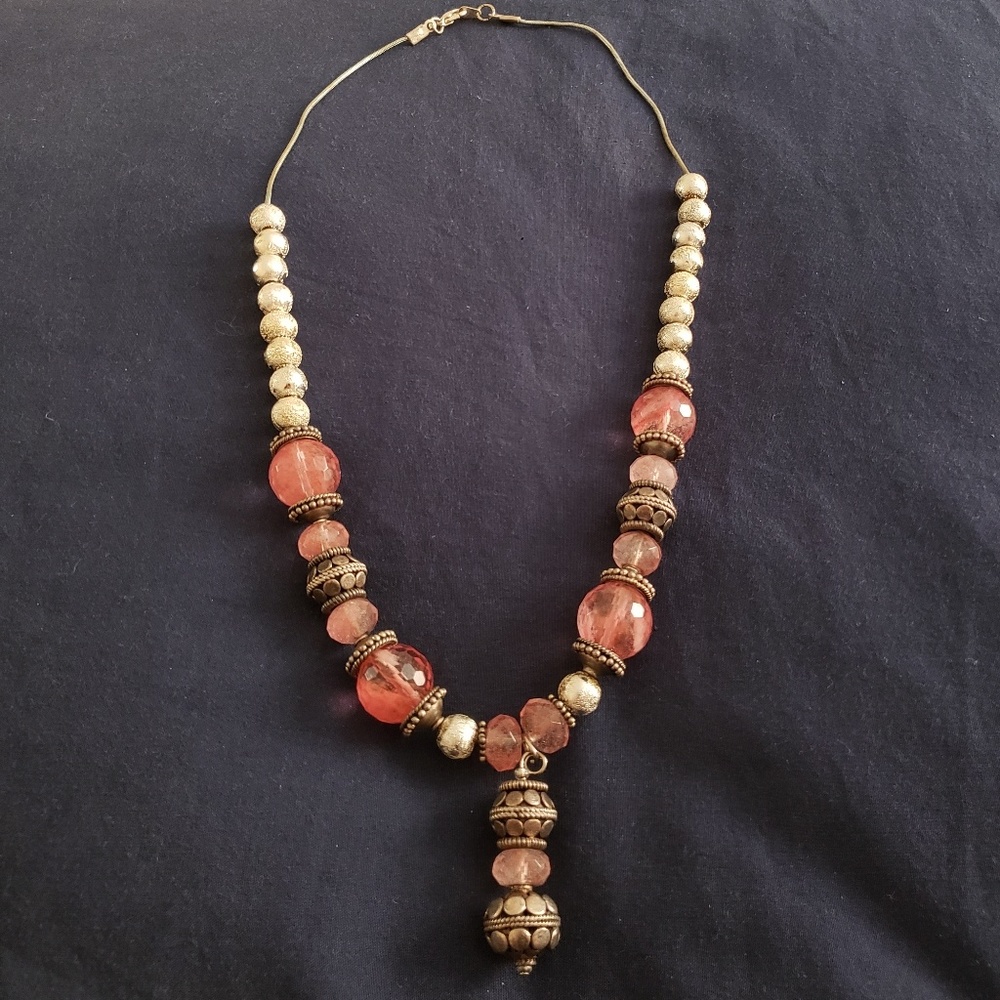 ❤ Pink and silver beaded necklace
